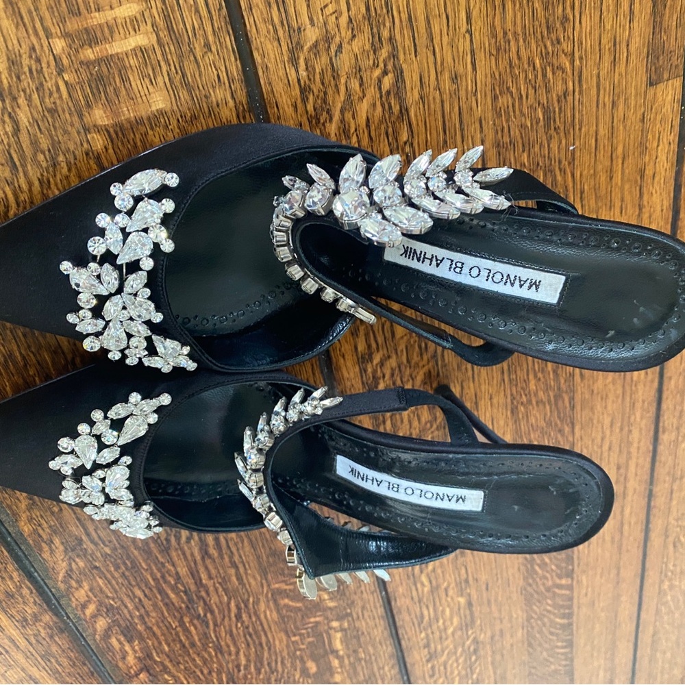 Manolo Blahnik Black Lurum Embellished Women's Shoes Heels - Picture 2 of 6